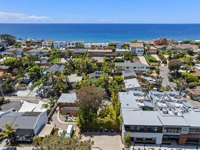748 N Coast Highway 101, Encinitas, CA 92024