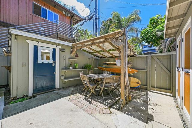 748 N Coast Highway 101, Encinitas, CA 92024
