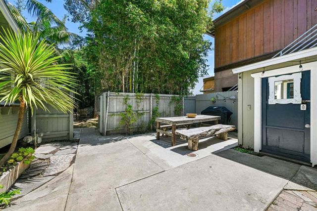 748 N Coast Highway 101, Encinitas, CA 92024