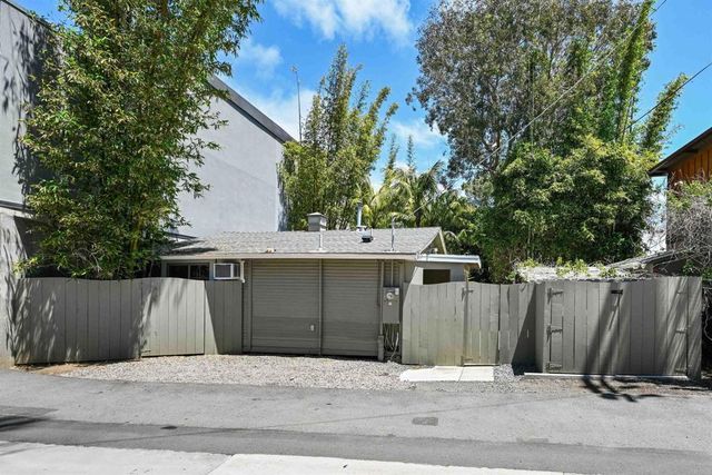 748 N Coast Highway 101, Encinitas, CA 92024