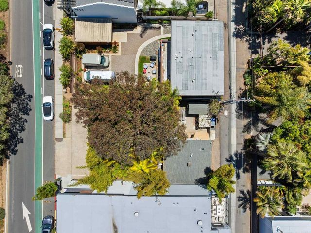 748 N Coast Highway 101, Encinitas, CA 92024