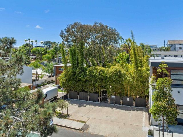 748 N Coast Highway 101, Encinitas, CA 92024