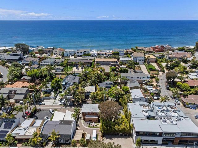 748 N Coast Highway 101, Encinitas, CA 92024