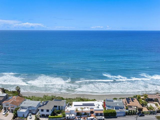 748 N Coast Highway 101, Encinitas, CA 92024