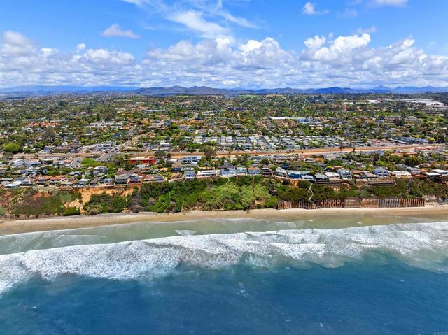 748 N Coast Highway 101, Encinitas, CA 92024