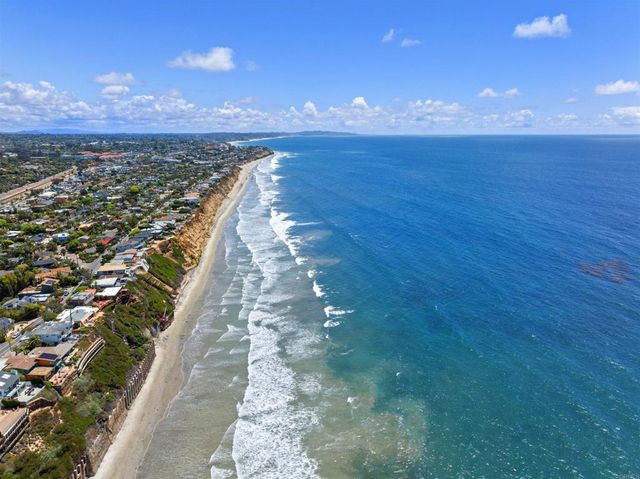 748 N Coast Highway 101, Encinitas, CA 92024