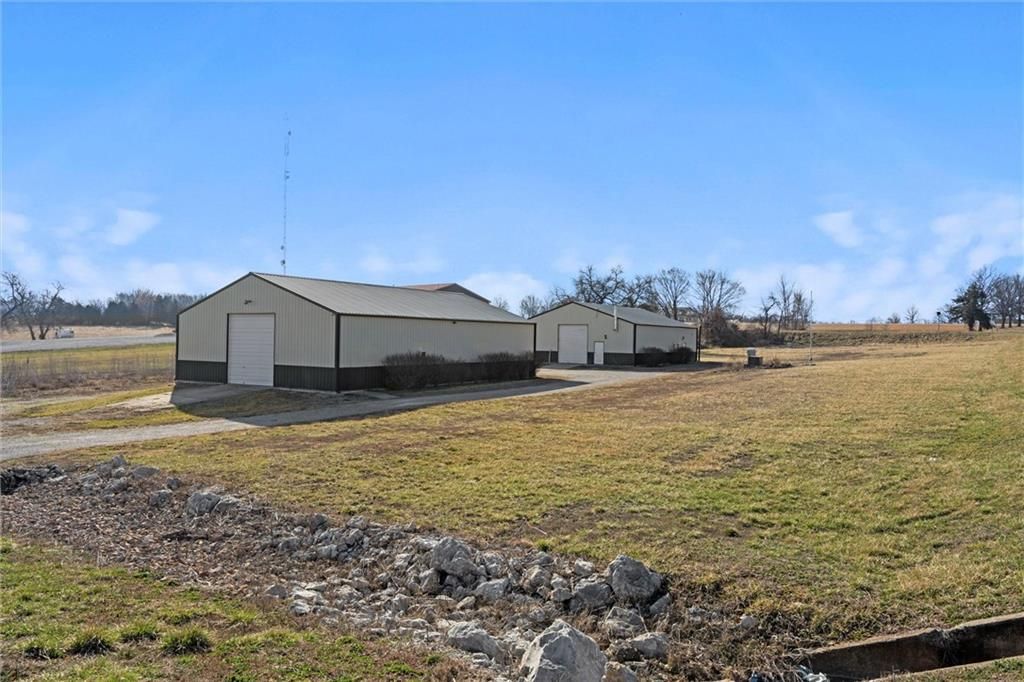 27219 S State Route 2 Highway, Freeman, MO 64746