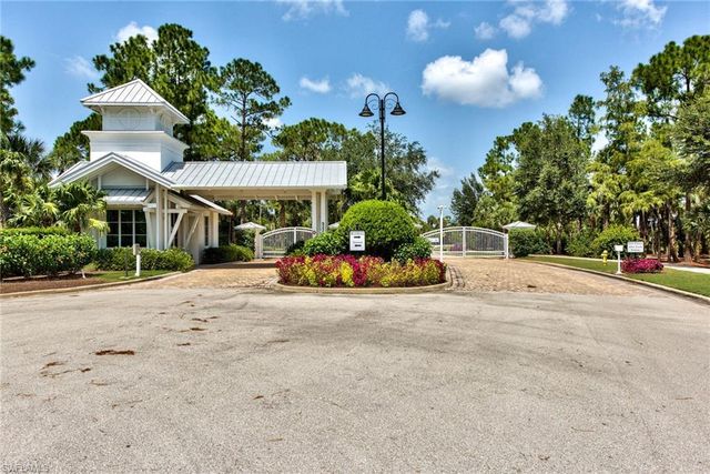 9761 Willet CT, Naples, FL 34120