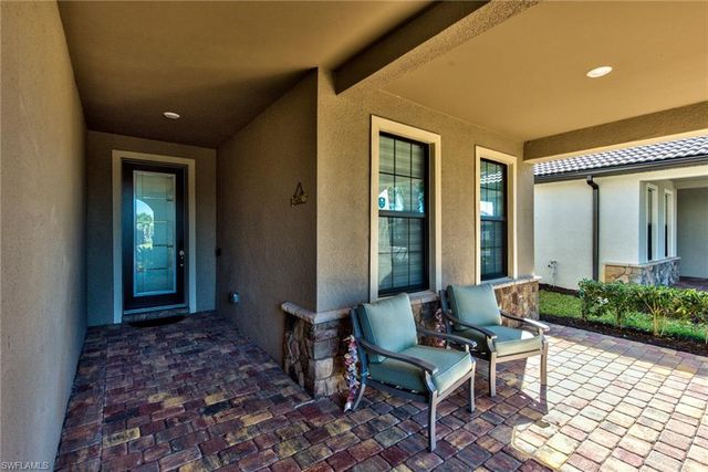 9761 Willet CT, Naples, FL 34120