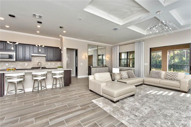 9761 Willet CT, Naples, FL 34120
