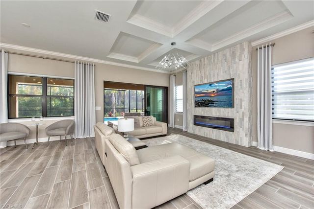 9761 Willet CT, Naples, FL 34120