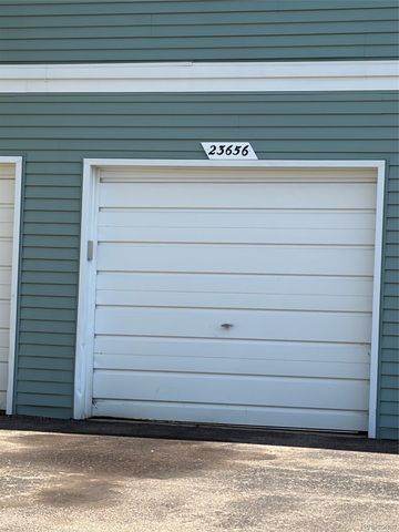 23656 N ROCKLEDGE, Novi, MI 48375