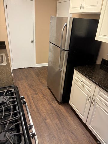 23656 N ROCKLEDGE, Novi, MI 48375