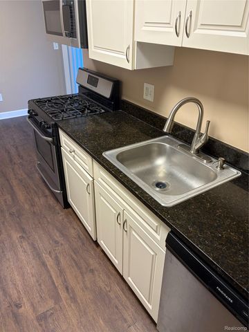 23656 N ROCKLEDGE, Novi, MI 48375