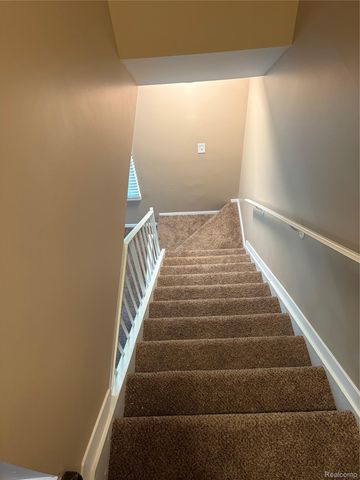 23656 N ROCKLEDGE, Novi, MI 48375
