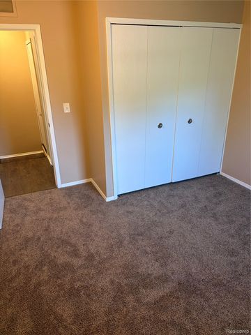 23656 N ROCKLEDGE, Novi, MI 48375