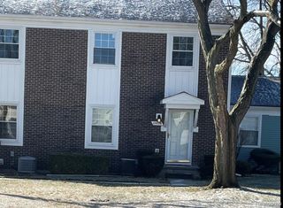 23656 N ROCKLEDGE, Novi, MI 48375