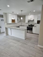 2112 Courtney ST B, Austin, TX 78745