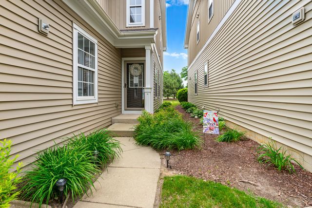 2805 PAYTON Crossing, Johnsburg, IL 60051