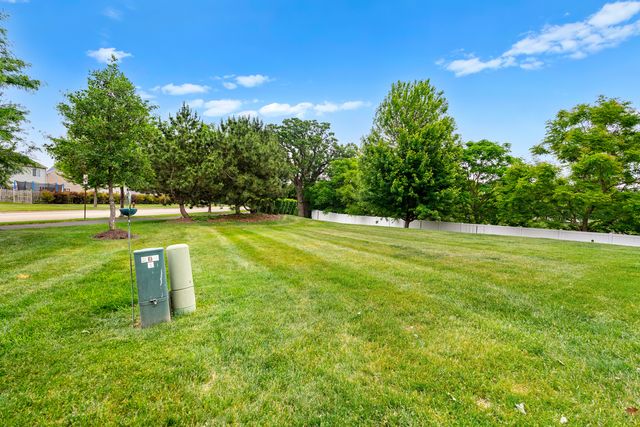 2805 PAYTON Crossing, Johnsburg, IL 60051