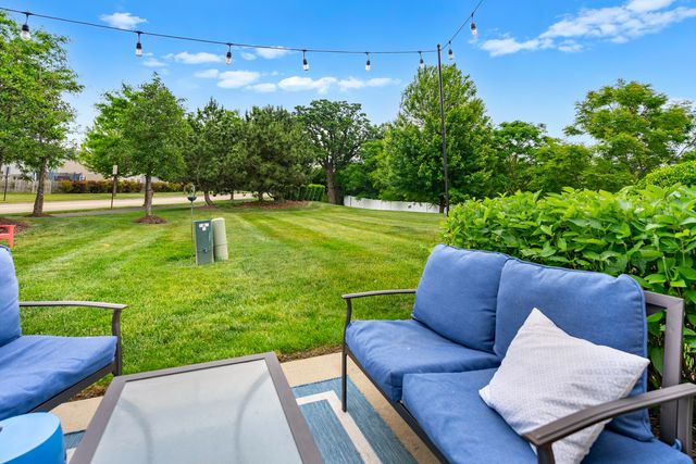 2805 PAYTON Crossing, Johnsburg, IL 60051
