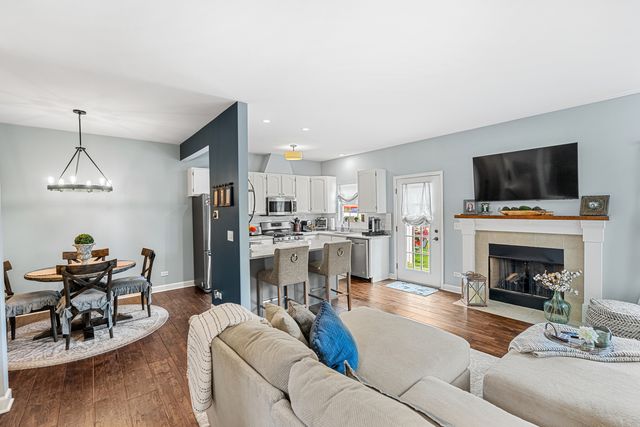 2805 PAYTON Crossing, Johnsburg, IL 60051