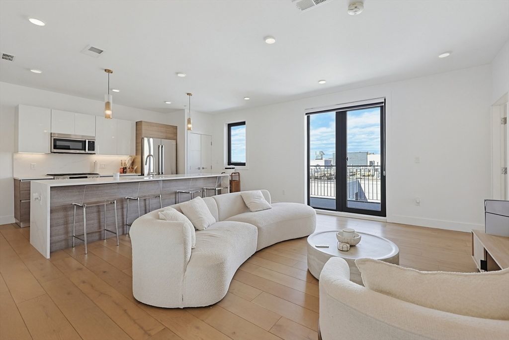 30 Penniman Rd 605, Boston, MA 02134