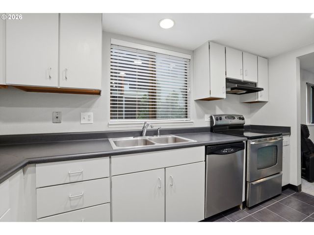 285 CERVANTES, Lake Oswego, OR 97035