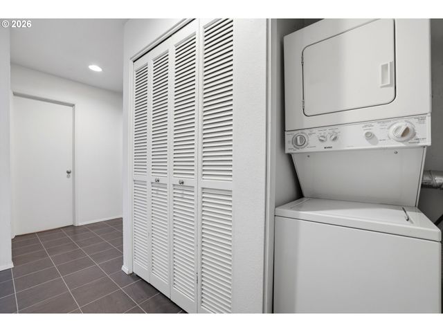 285 CERVANTES, Lake Oswego, OR 97035