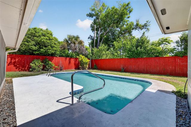 2102 WINNEBEGO TRAIL, Fern Park, FL 32730