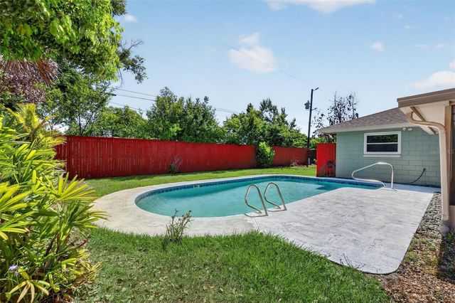 2102 WINNEBEGO TRAIL, Fern Park, FL 32730