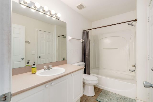 8270 Sugar Magnolia Drive, Blacklick, OH 43004