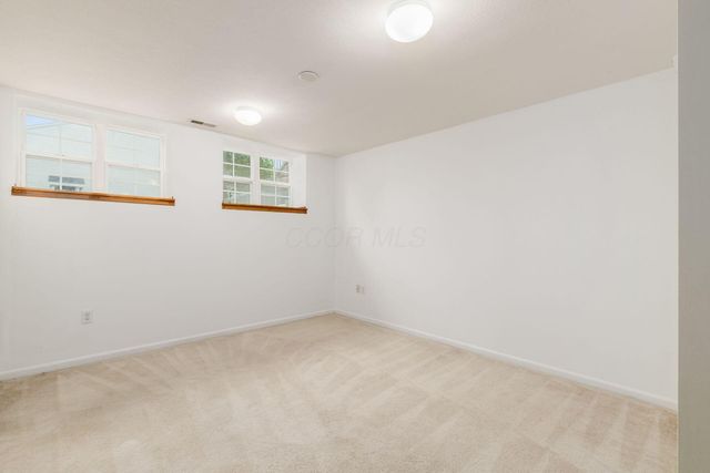 8270 Sugar Magnolia Drive, Blacklick, OH 43004