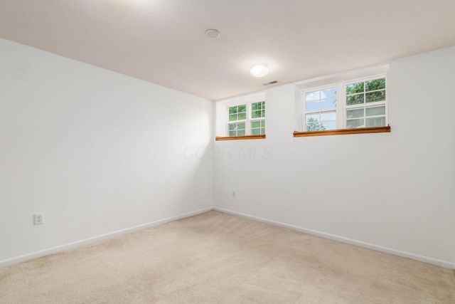 8270 Sugar Magnolia Drive, Blacklick, OH 43004