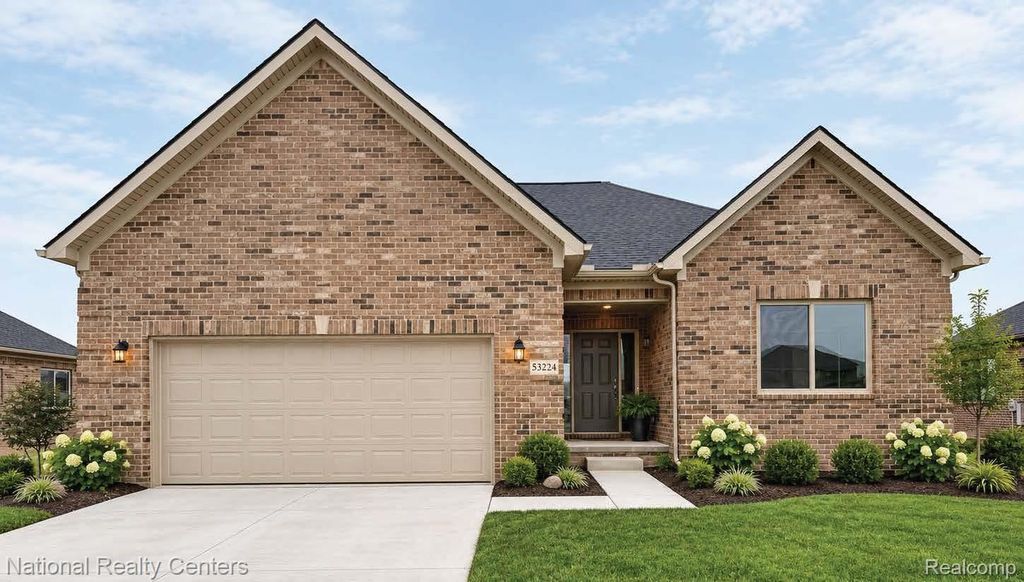 957 Guenevere Drive, Oxford Charter Township, MI 48371