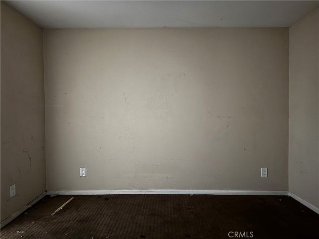 796 N Village, Crestline, CA 92325