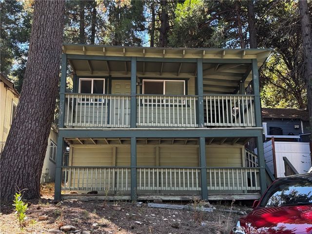 796 N Village, Crestline, CA 92325