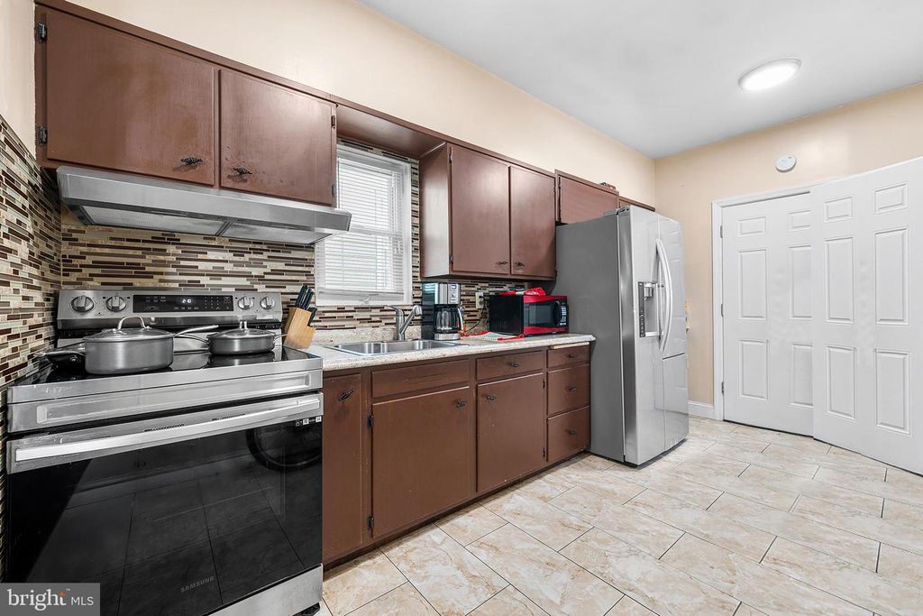 7521 RIVER RD, Pennsauken, NJ 08110