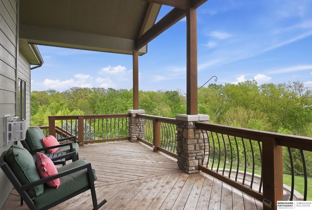 5823 S 238th Street, Elkhorn, NE 68022