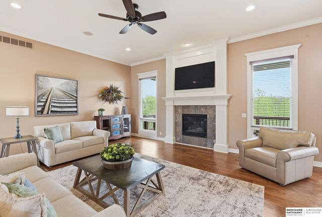 5823 S 238th Street, Elkhorn, NE 68022