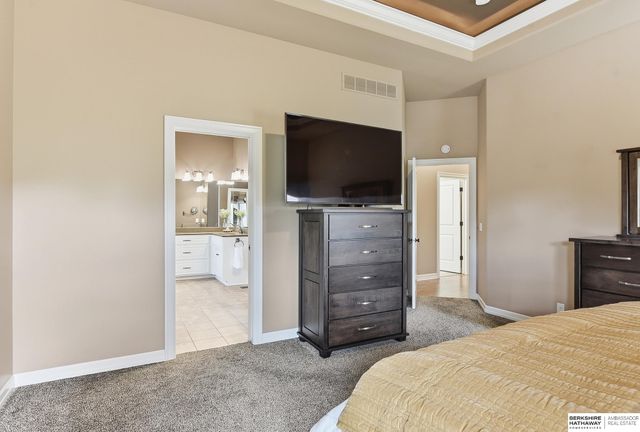 5823 S 238th Street, Elkhorn, NE 68022