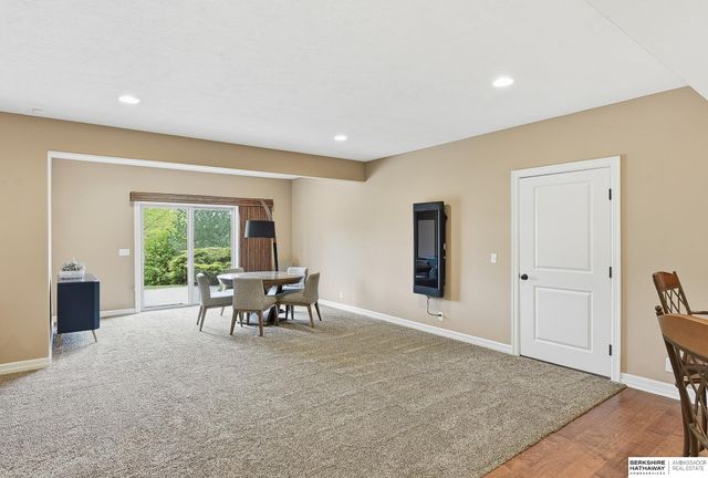 5823 S 238th Street, Elkhorn, NE 68022