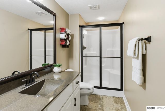 5823 S 238th Street, Elkhorn, NE 68022