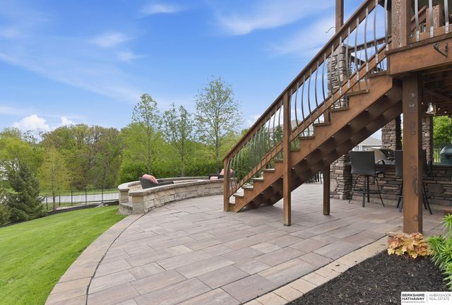 5823 S 238th Street, Elkhorn, NE 68022