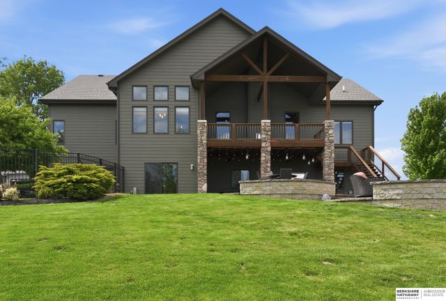 5823 S 238th Street, Elkhorn, NE 68022