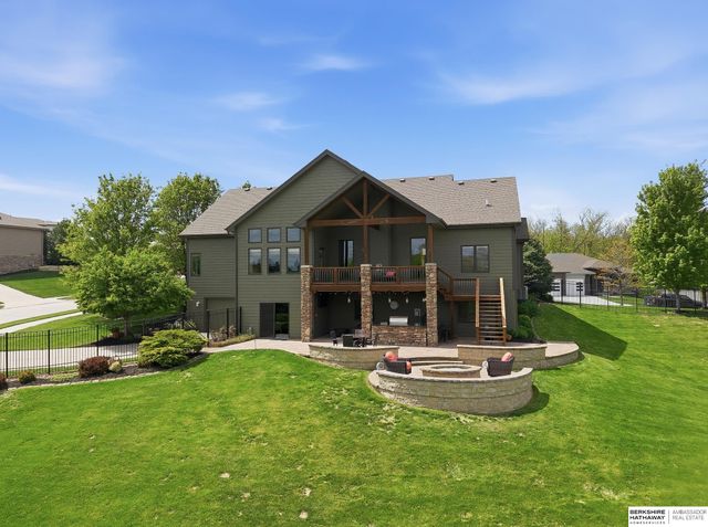 5823 S 238th Street, Elkhorn, NE 68022