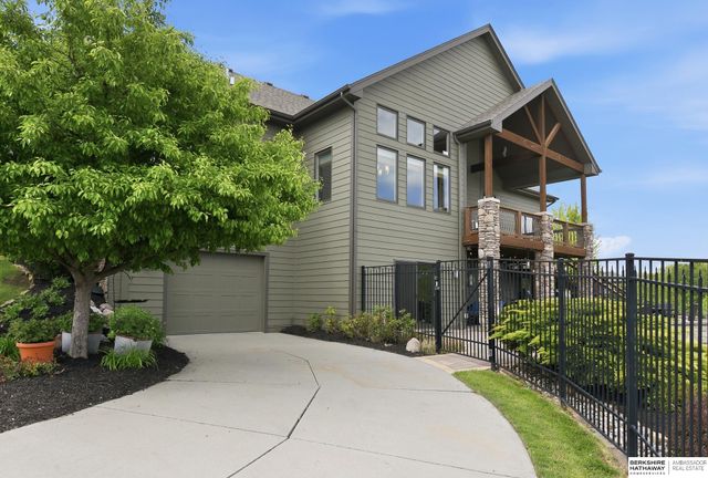 5823 S 238th Street, Elkhorn, NE 68022