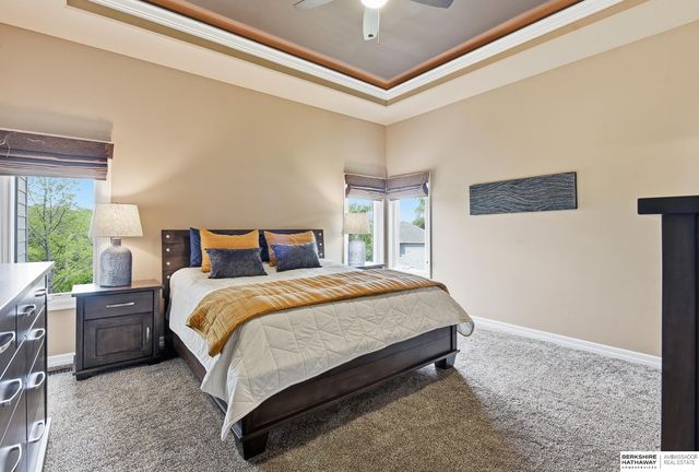 5823 S 238th Street, Elkhorn, NE 68022