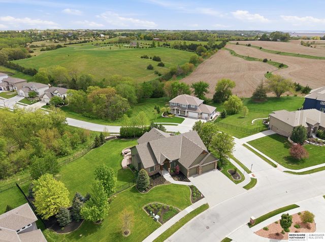 5823 S 238th Street, Elkhorn, NE 68022