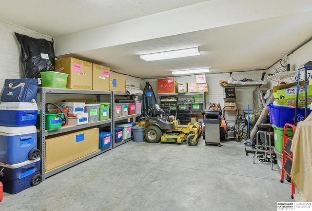 5823 S 238th Street, Elkhorn, NE 68022